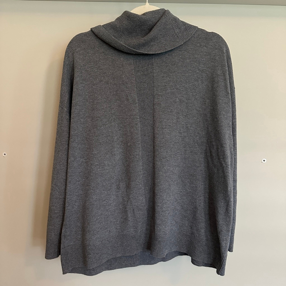 Women's Banana Republic Gray Cowl Neck Sweater Size L - Picture 4 of 6